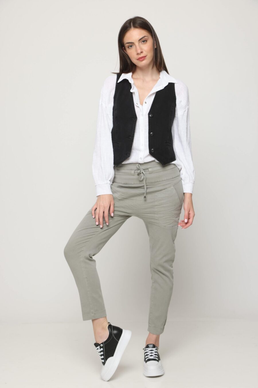 ווסט ג'ינס שחור