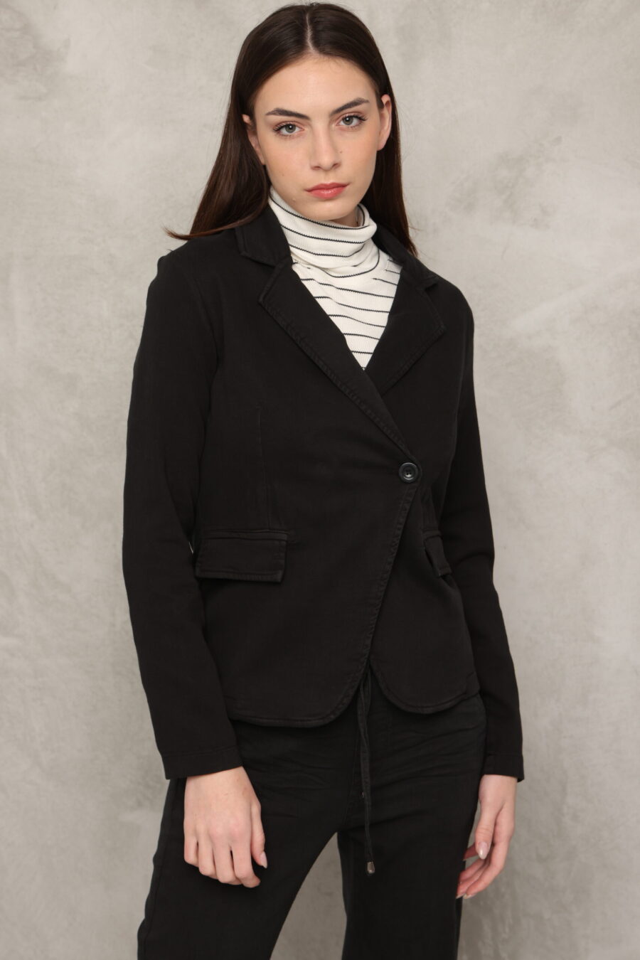 בלייזר איזבלה שחור