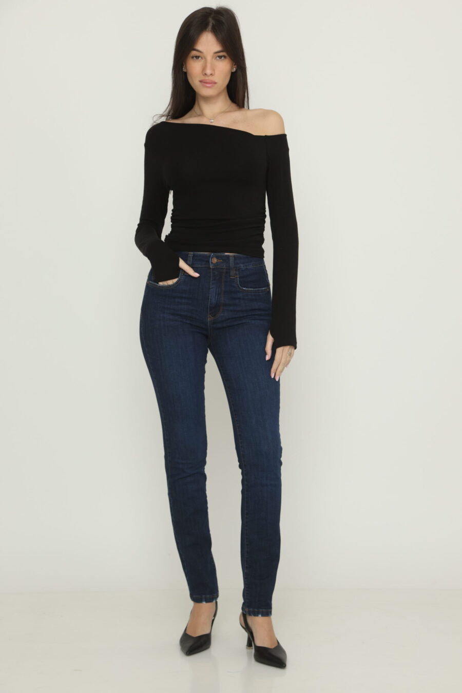 ג׳ינס שרלוט גוון ארמאני כהה