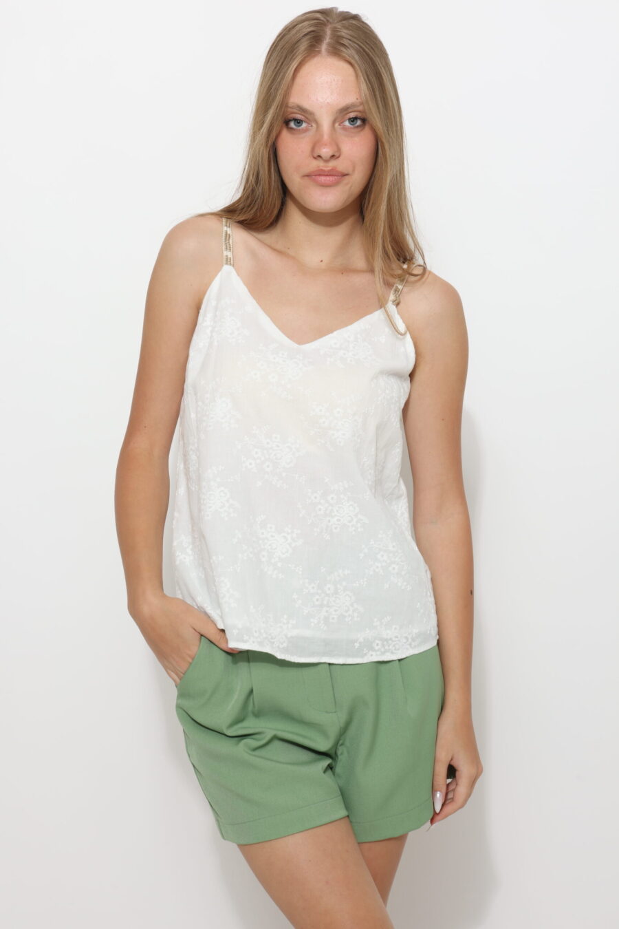 גופיית תחרה