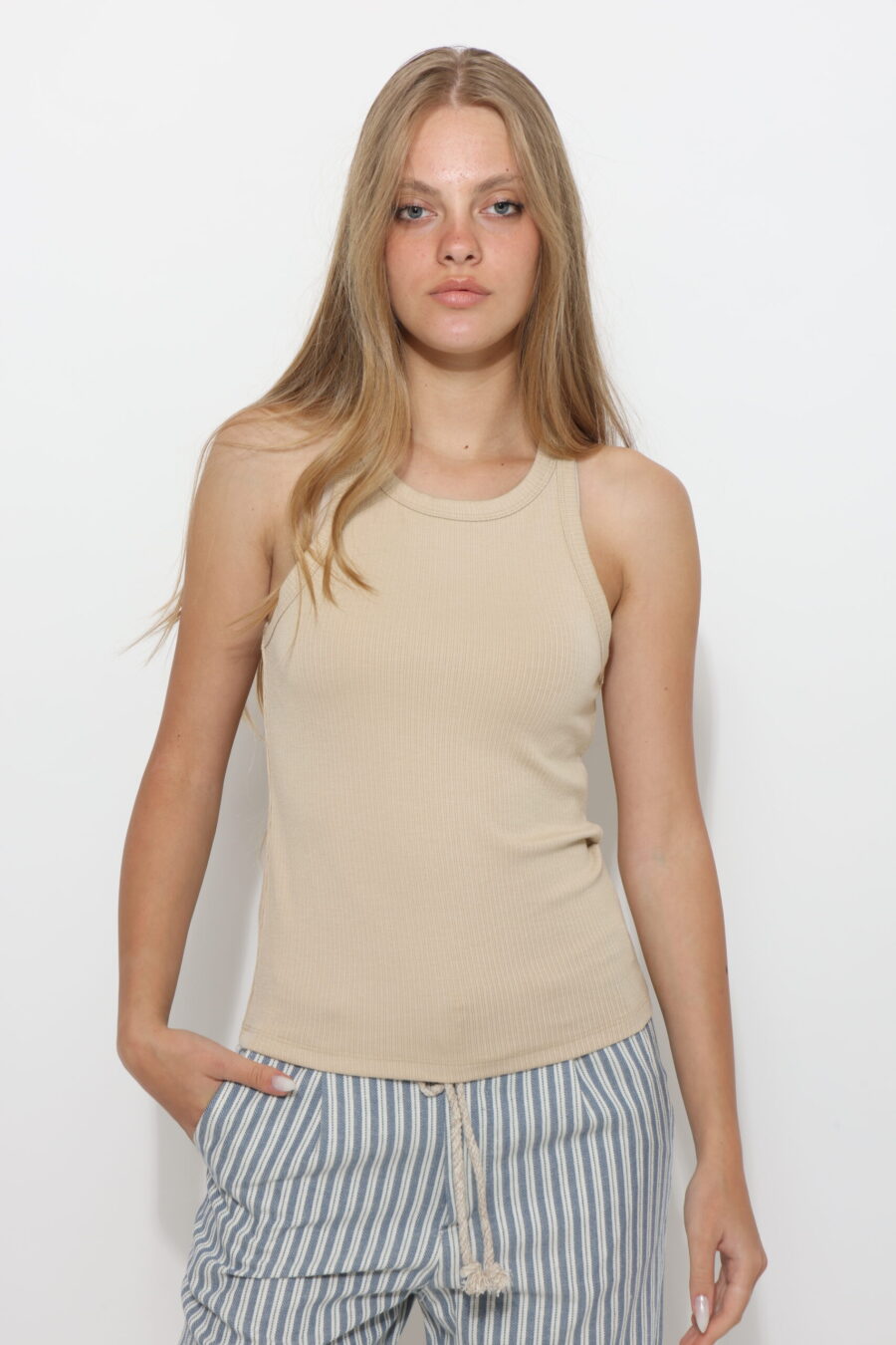 גופיית סיבו בז׳