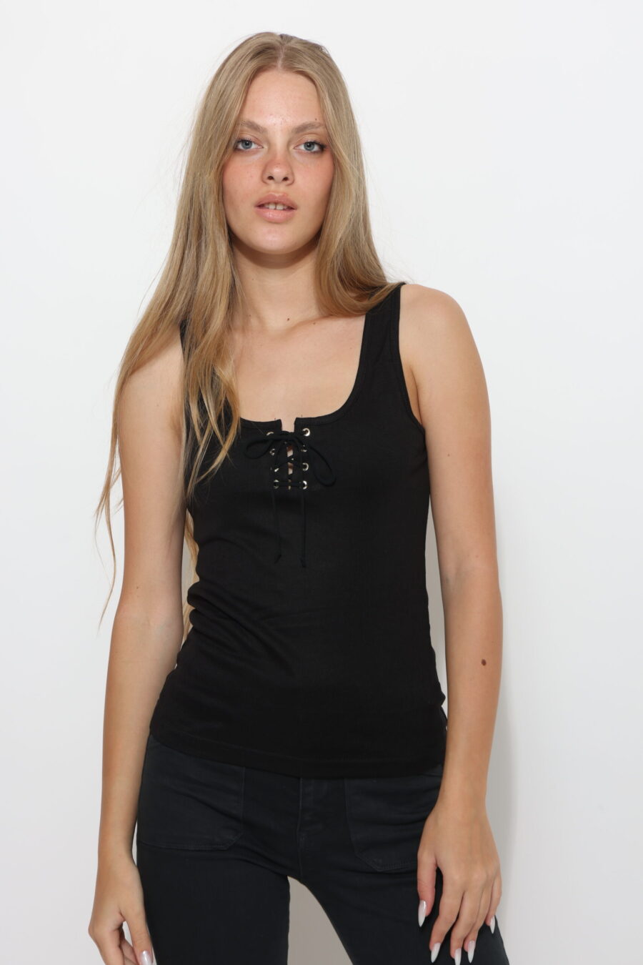 גופיית אנני שחור