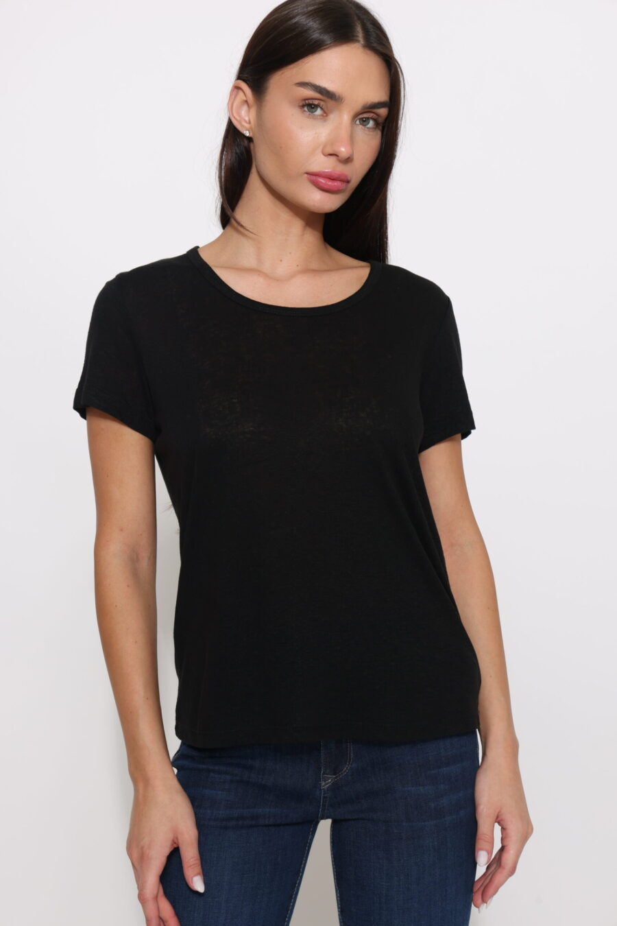 חולצת פישתן שחורה