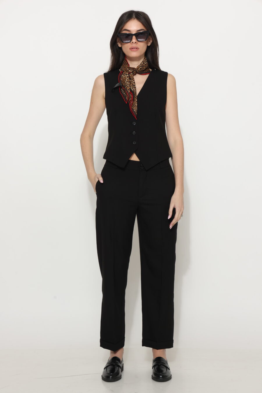 מכנסי יודי שחור