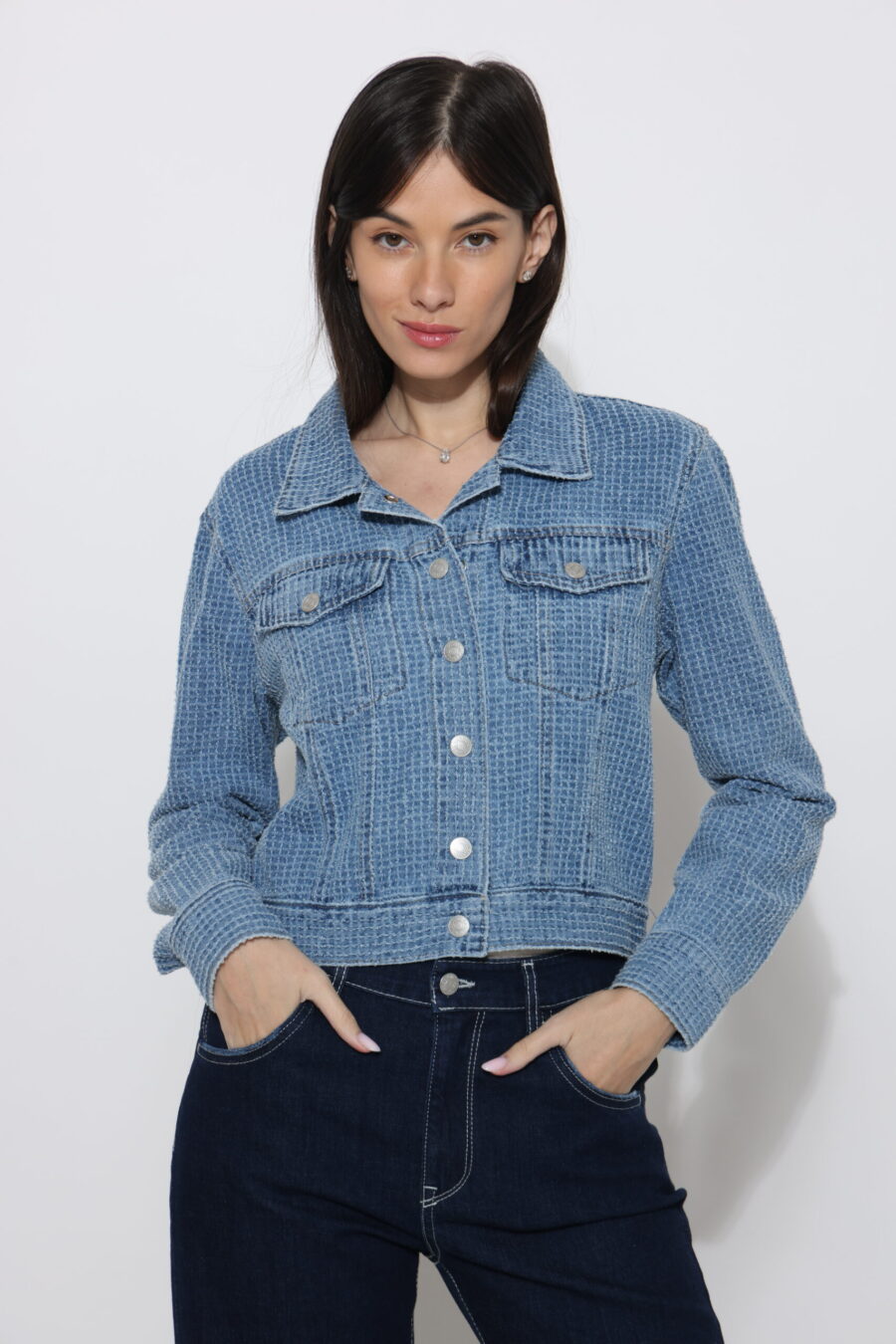 ג'קט ג׳ינס ברוקן